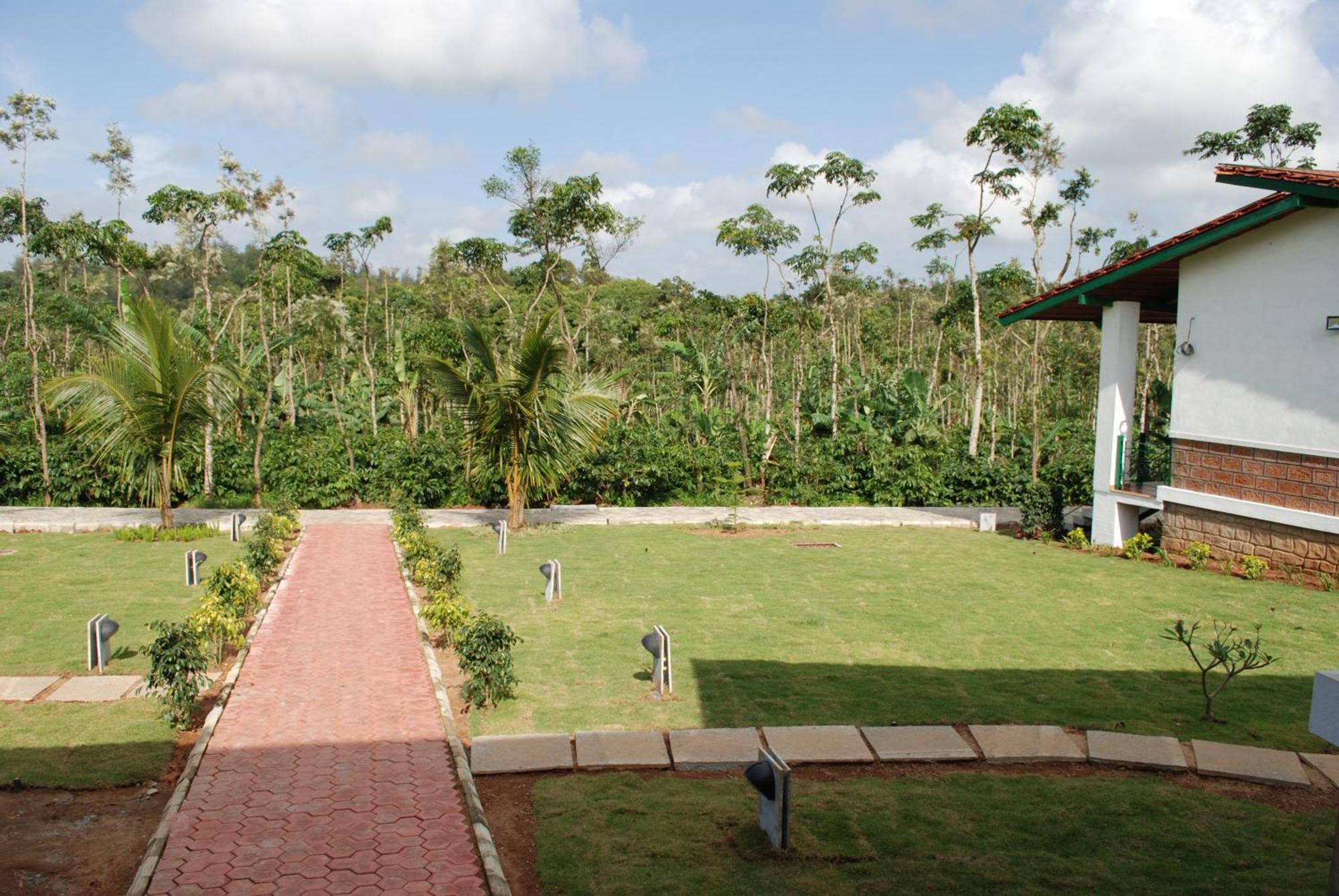 Eka Resort ฮาสซัน ภายนอก รูปภาพ